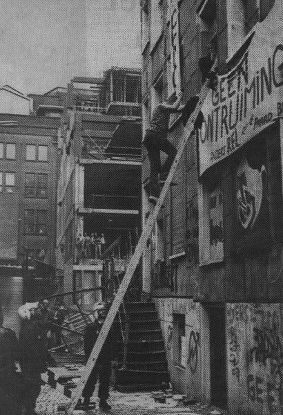 Met ladder naar binnen