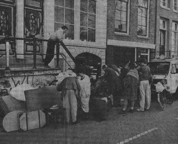 Huisraad op de stoep